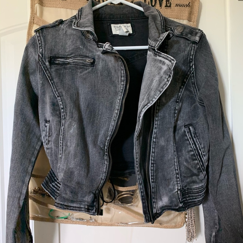 Bundle and SAVE!!!💸 Forever 21 Jean jacket